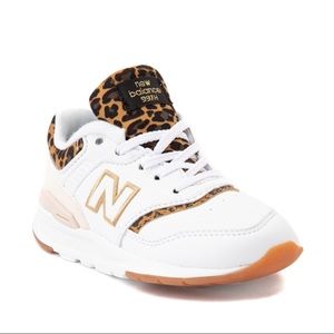 New balance baby girl white/leopard size 6